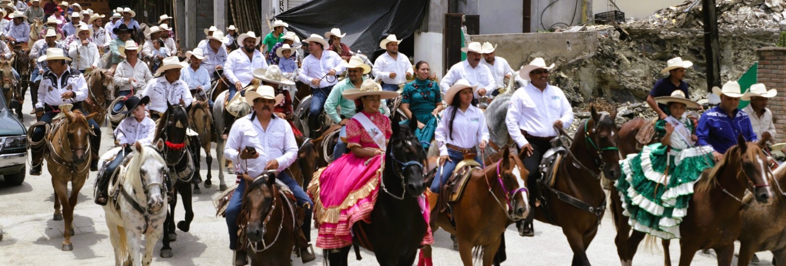 CONSOLIDA GOBIERNO EL TRADICIONAL “PASEO A CABALLO” DE AQUISMÓN