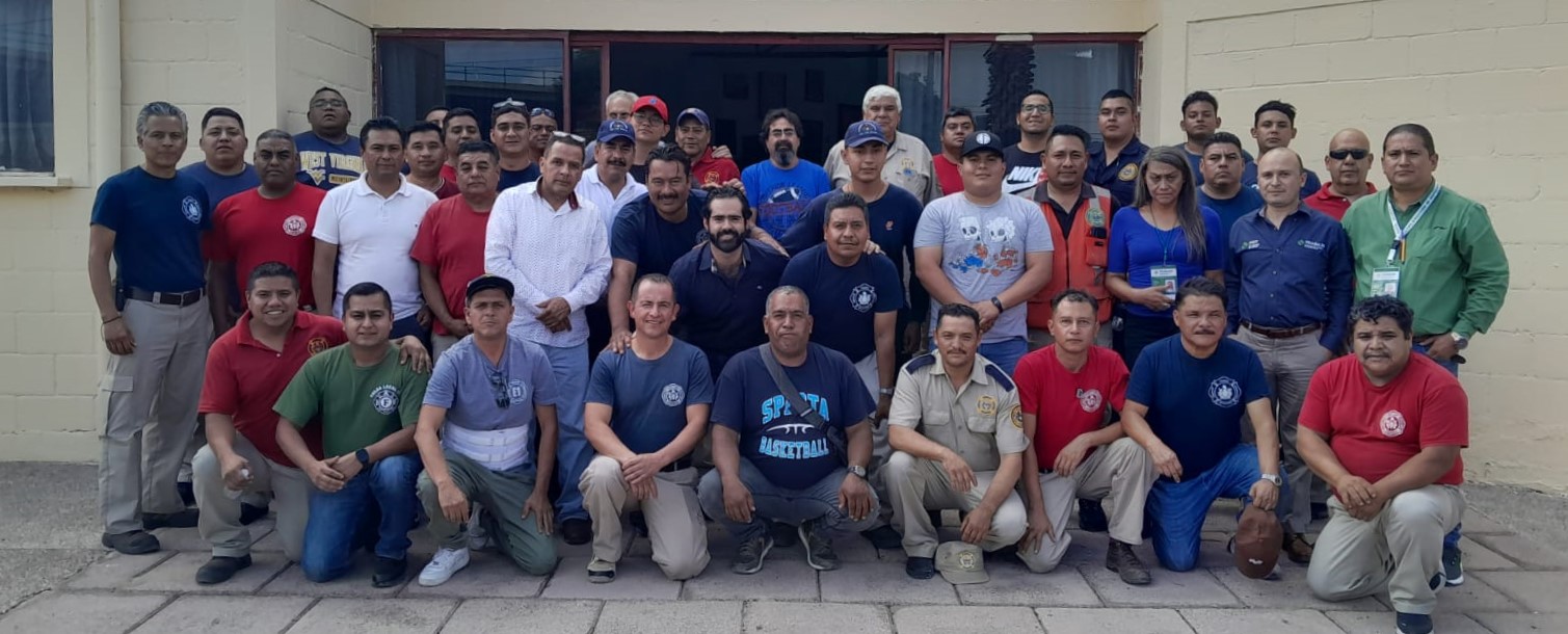 TRAS DOS SEMANAS DE NEGOCIACIONES, BOMBEROS LEVANTAN PARO LABORAL