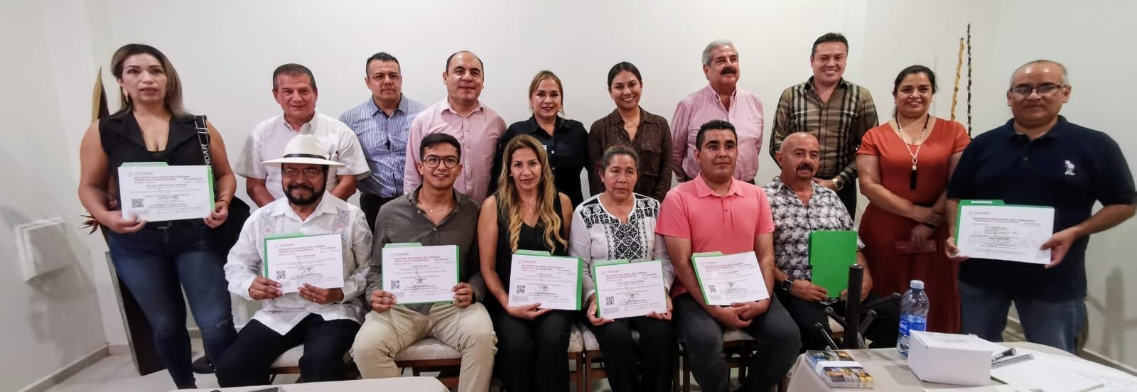 GOBIERNO DEL ESTADO ENTREGA CÉDULAS TURÍSTICAS EN EL ALTIPLANO