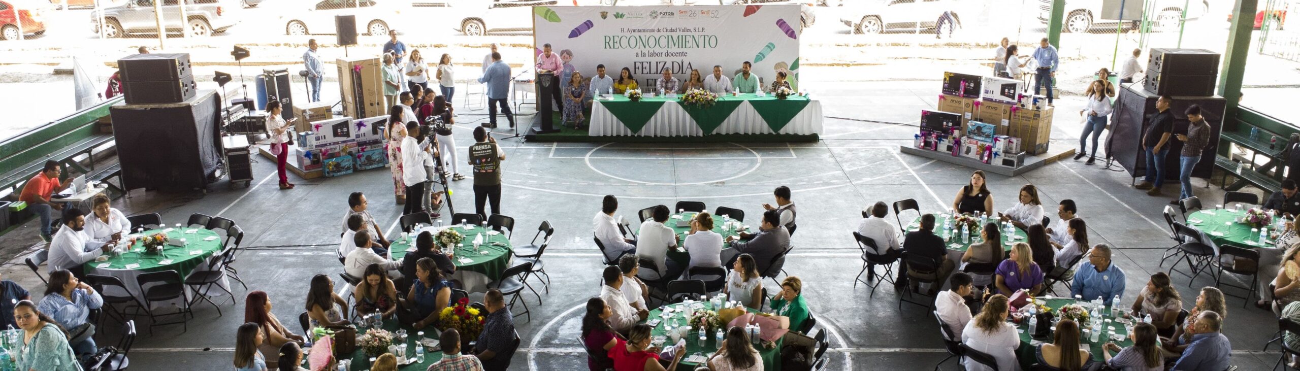RECONOCE AYUNTAMIENTO A EDUCADORASPOR SU TRAYECTORIA Y VOCACIÓN