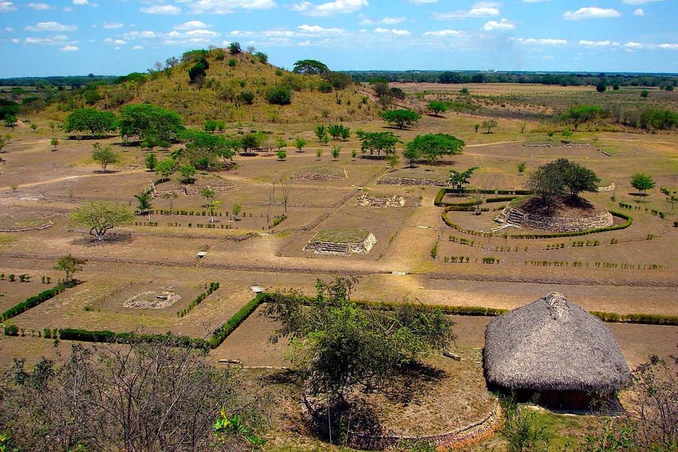 A 20 AÑOS DEL HALLAZGO DEL MONOLITO 32 EN TAMTOC: UN DESCUBRIMIENTO QUE REDEFINIÓ LA HISTORIA MESOAMERICANA